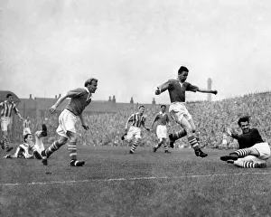 Huddersfield v. Middlesbrough McKennen, the Middlesbrough inside-right Huddersfield v. Middlesbrough McKennen, the Middlesbrough inside-right