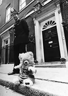Images Dated 27th September 1982: Humphrey teddy bear of Margaret Thatcher outside number ten Downing Street