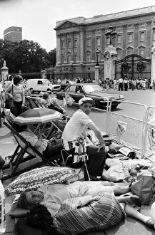 Images Dated 28th July 1981: Hundreds of would-be Royal watchers started settling down in front of the Victoria