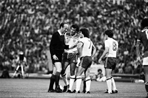 Images Dated 6th June 1981: Hungary 1-3 England, Group 4 World Cup Qualifier, match at the Nepstadion, Budapest