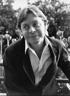 Hywel Bennett smiling at photocall 10/06/1988