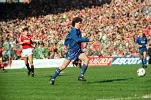 Images Dated 8th April 1990: Ian Marshall on the ball. FA Cup. Manchester United 3 v Oldham Athletic 3