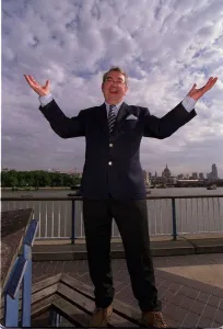 Ian McCaskill Weatherman August 1999 Pictured by the Thames in London Ian McCaskill Weatherman August 1999 Pictured by the Thames in London