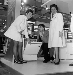 01159 Gallery: Ideal Home Exhibition, press day at Olympia. Demonstrators in the R & A Main stand