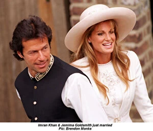 Cdburnt Collection: Imran Khan and society heiress Jemima Goldsmith stand for photographers after their