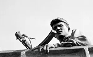 Nm20060726 Gallery: India - War Scenes - 1971 armed soldier stands guard 13 / 06 / 1971 DM71