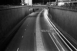Images Dated 10th January 1975: The Inner Distribution Road or IDR at night. Reading, Berkshire. 10th January 1975