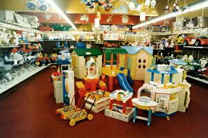 Images Dated 1st October 1993: Interior view of Romer Parrish toy shop. October 1993