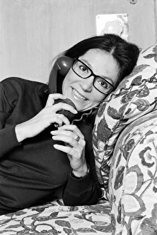 Mirror/1000to1099 01026/international greek singer nana mouskouri Mirror/1000to1099 01026/international greek singer nana mouskouri