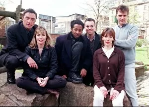 Images Dated 14th April 1998: Invasion Earth Photocall April 1998 - pic shows L to R Vincent Regan Maggie O neill