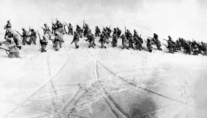 Italian troops advance at 3000 metres on a mountain outpost in the Izonzo district Italian troops advance at 3000 metres on a mountain outpost in the Izonzo district