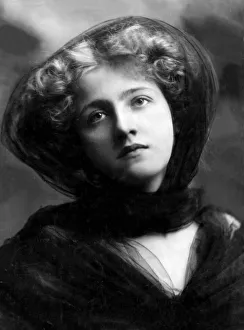 00074 Gallery: Ivy Close Daily Mirror beauty contest winner 1908