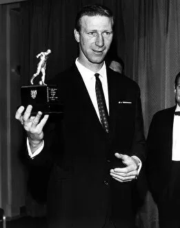 Award Ceremonies Gallery: Jack Charlton Football player of Leeds United - May 1967 with the award for Player