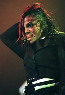 Images Dated 3rd June 1998: Janet Jackson pop singer on stage at SECC June 1998