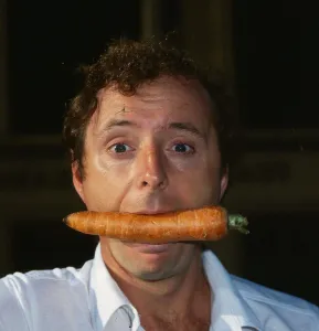 Jasper Carrott with raw carrot in his mouth September 1981 A©mirrorpix Jasper Carrott with raw carrot in his mouth September 1981 A©mirrorpix