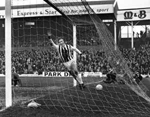 Jeff Astle celebrates a goal for West Bromwich Albion. Circa 1969 P016882 Jeff Astle celebrates a goal for West Bromwich Albion. Circa 1969 P016882
