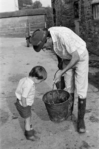 Images Dated 30th August 1972: Jeremy Thorpe holidaying at home at his thatched cottage near Cobbaton, Umberleigh, Devon