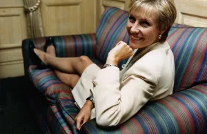 Images Dated 3rd February 1993: Jill Dando TV Presenter sitting with legs up on sofa