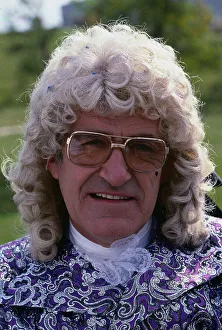 01159 Gallery: Jim Bowen television presenter October 1986 dressed in wig for pantomime