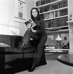 Televison Gallery: Joan Bakewell, of Late Night Line Up, with her book 'The New Priesthood'