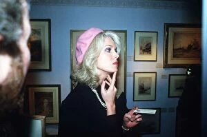 Images Dated 1st April 1986: Joanna Lumley actress in picture gallery - April 1986 dbase msi