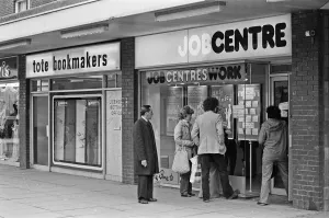 Mirror/1200to1299 01279/job centre linwood shortly peugeot announce Mirror/1200to1299 01279/job centre linwood shortly peugeot announce
