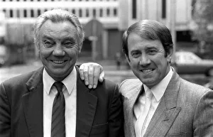 Images Dated 25th May 1985: Joe Fagan Liverpool Football Manager with his merseyside counterpart Howard Kendall