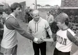 Johann Cruyff with Jimmy Johnstone (centre) and James Johnstone junior circa 1982 Johann Cruyff with Jimmy Johnstone (centre) and James Johnstone junior circa 1982