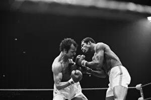 Images Dated 26th September 1978: John Conteh vs Leonardo Rodgers, non title Light Heavy-Weight fight at the Empire Pool