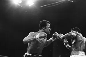 Images Dated 18th August 1979: John Conteh vs Matthew Saad Muhammad I. For WBC light-heavyweight title, Steel Pier