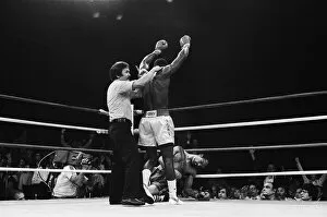 Images Dated 18th August 1979: John Conteh vs Matthew Saad Muhammad I. For WBC light-heavyweight title, Steel Pier