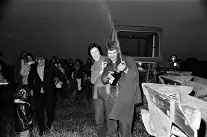 Images Dated 6th November 1977: John Frisby celebrates completing his ploughing record at Odd House Farm, Leicestershire