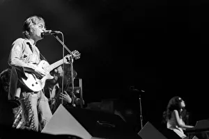 Images Dated 30th August 1972: John Lennon and Yoko Ono in charity concert in New York. August 1972 72-8526-001