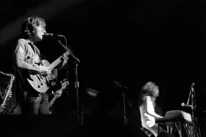 Images Dated 30th August 1972: John Lennon and Yoko Ono in charity concert in New York. August 1972 72-8526-011
