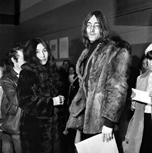 Images Dated 22nd July 2014: John Lennon and Yoko Ono, tonight to a room full of art students played on them a prank