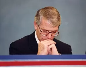 Images Dated 9th October 1992: JOHN MAJOR AT THE CONSERVATIVE PARTY CONFERENCE IN BRIGHTON - 09 / 10 / 1992