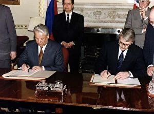 Images Dated 30th January 1992: John Major MP with Boris Yeltsin signing memorandum 1992