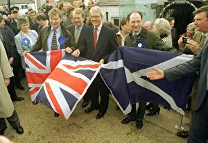Images Dated 9th January 2006: John Major Prime Minister with Ian Lang and Michael Forsyth in Gretna Green waving Union