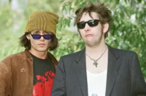 Images Dated 28th September 1994: Johnny Depp (left in the hat) and singer Shane MacGowan