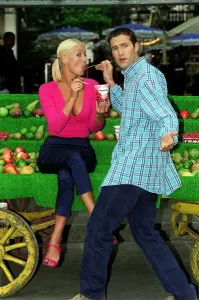 Johnny Vaughan TV Presenter June 1998 Presenter of the big breakfast with co Johnny Vaughan TV Presenter June 1998 Presenter of the big breakfast with co