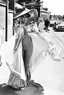 Joni Flynn actress at Royal Ascot in June 1983 A©mirrorpix Joni Flynn actress at Royal Ascot in June 1983 A©mirrorpix