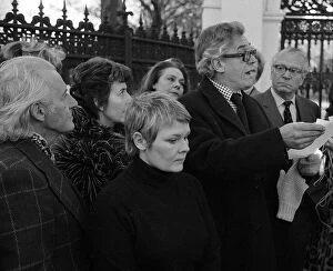 Actors and Actresses Collection: Judi Dench, Paul Schofield and Sir Laurence Olivier Nov 1973 are part of a group