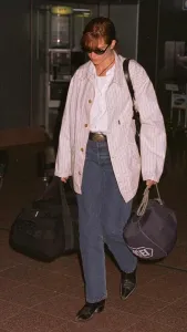 00137 Gallery: Julia Roberts actress at Heathrow Airport