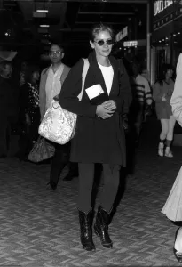 Julia Roberts actress leaving Heathrow for New York Julia Roberts actress leaving Heathrow for New York