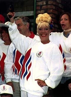 Images Dated 4th August 1993: Julie Goodyear Actress with Coronation Street Actors gave their backing towards
