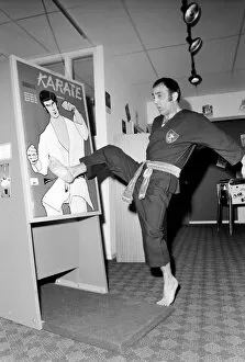 Karate Machine: Man / Machine / Unusual / Humour: Kung Fu man Baron Omidi tries out the new