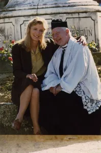 Kate Buffery sitting on wall with Priest January 1989 Dbase Kate Buffery sitting on wall with Priest January 1989 Dbase