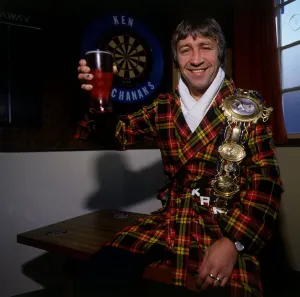 Ken Buchanan boxer at his pub November 1986 Ken Buchanan boxer at his pub November 1986