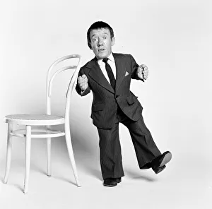 Images Dated 12th December 1977: Kenny Baker, actor who plays robot character R2-D2 in new science fiction film, Star Wars