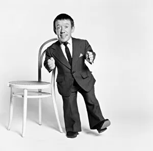 Images Dated 12th December 1977: Kenny Baker, actor who plays robot character R2-D2 in new science fiction film, Star Wars